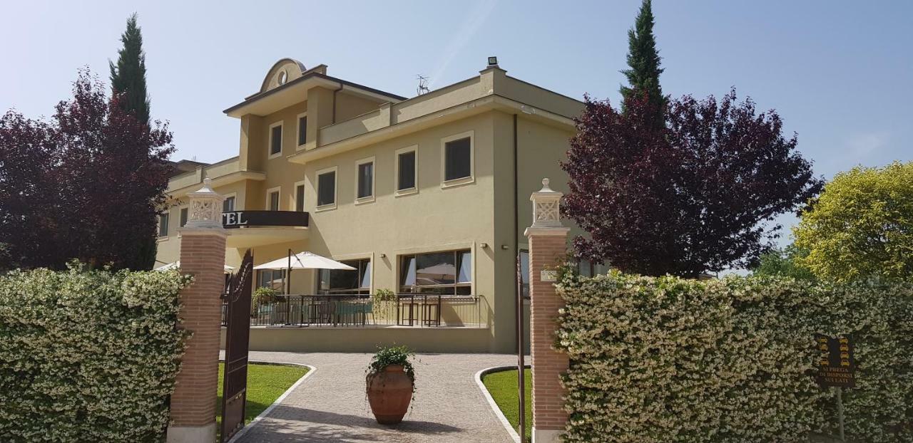 Giga Hotel Villa Santa Lucia Exterior photo